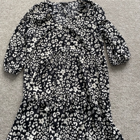 Primark Floral Ruffle 3/4 sleeve dress, size UK 12/US 8 - Picture 1 of 2